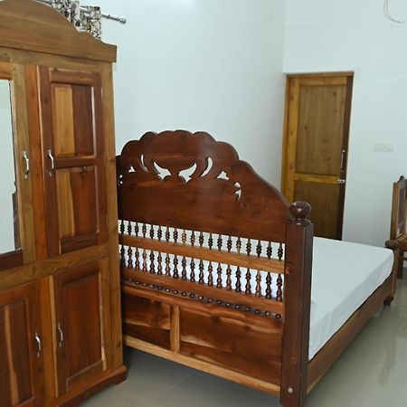 דירות Mundrothuruth Kayalvarath Paradise מראה חיצוני תמונה
