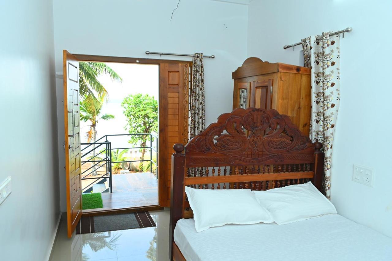 דירות Mundrothuruth Kayalvarath Paradise מראה חיצוני תמונה